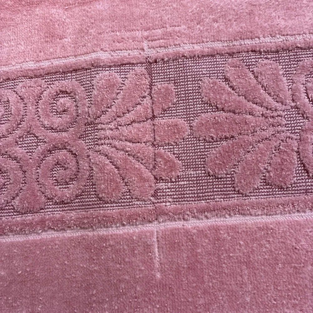 One VTG Cannon Monticello Pink Towel Bath Sized Fringed 44